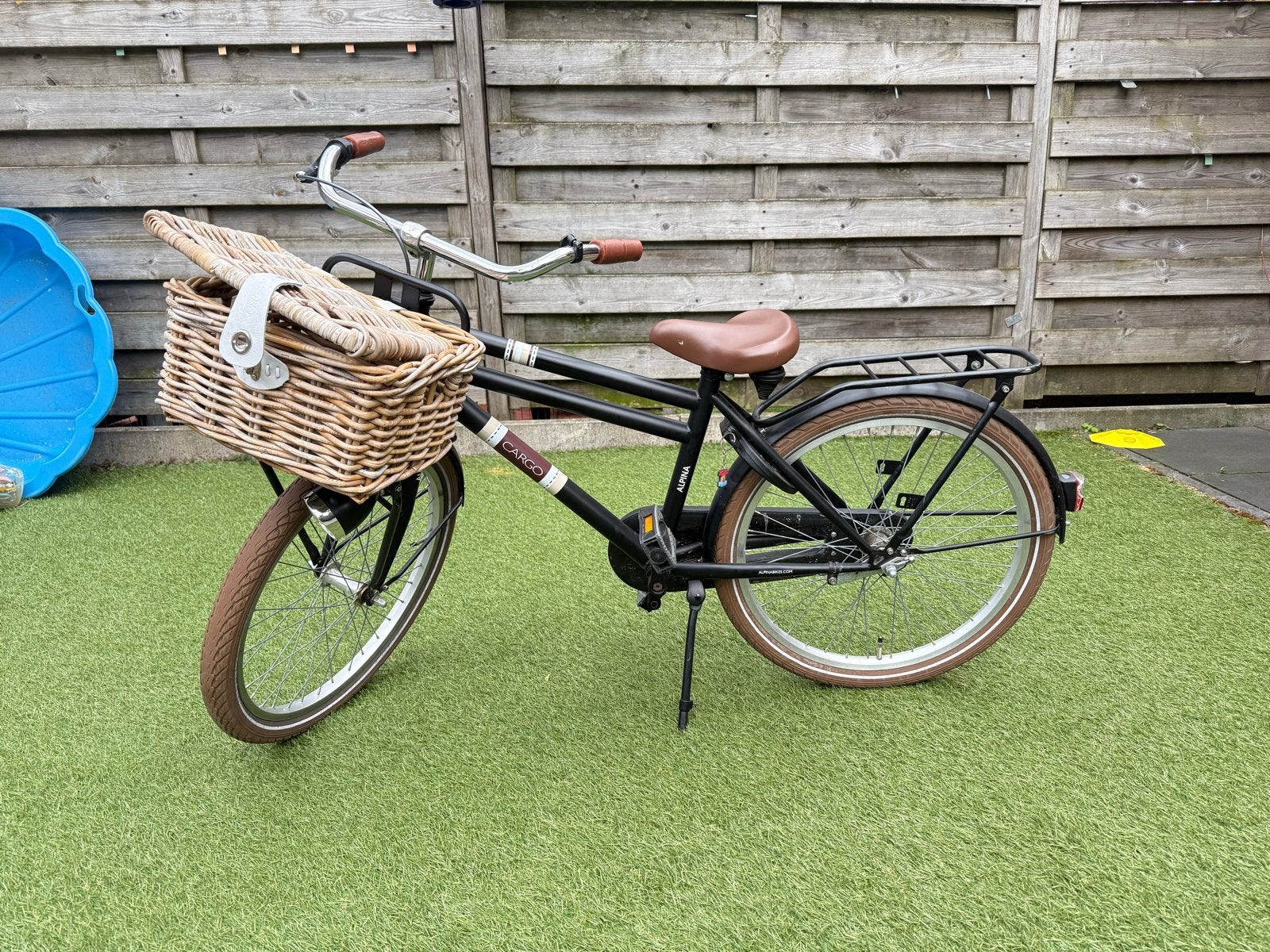 Alpina Cargo fiets - 22 inch incl. mandje (ZGAN), Fietsen en Brommers, Fietsen | Jongens, Ophalen, Zo goed als nieuw, 22 inch