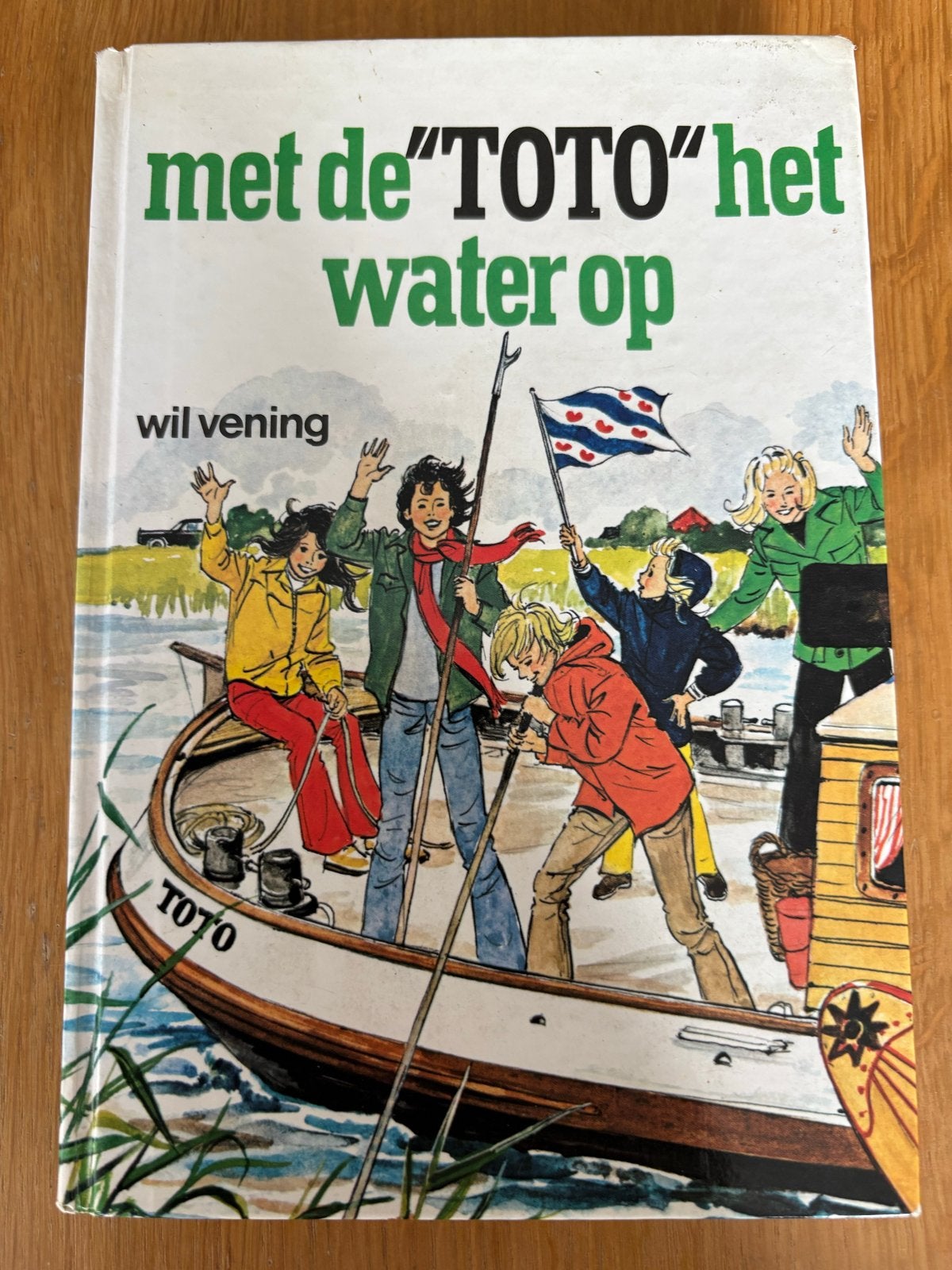 Met de "TOTO" het water op - Wil Vening (1976), Ophalen of Verzenden, Gelezen, Fictie algemeen