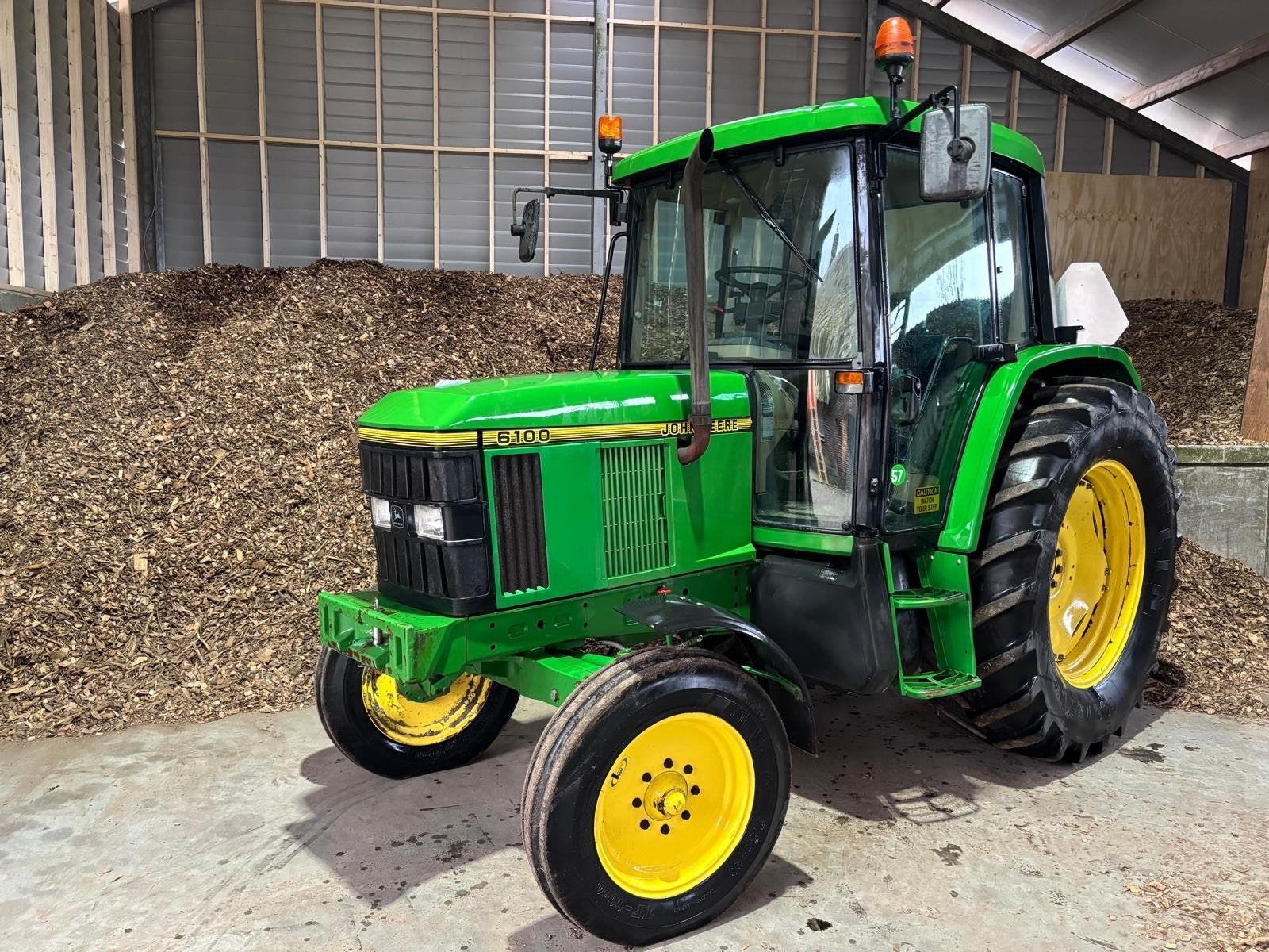 John Deere Trekker - Betrouwbare Landbouwmachine, Gebruikt, Meer dan 10000, Tot 80 Pk, Ophalen