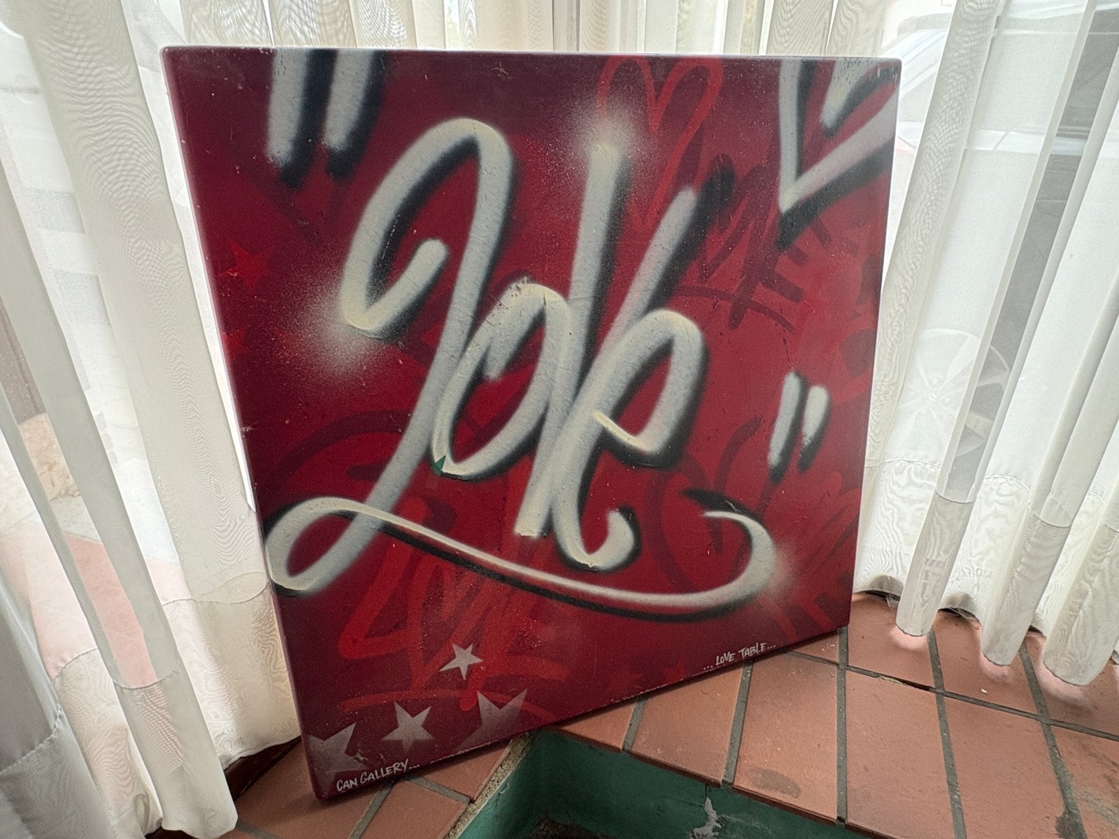 Uniek Tafelblad met 'Love' Graffiti Design - 80x80 cm, Overige materialen, Gebruikt, 50 tot 100 cm, Vierkant