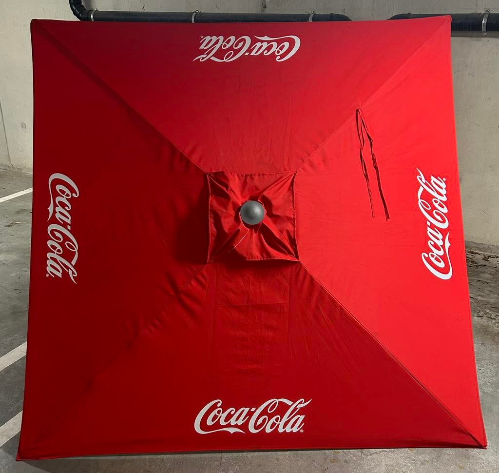 Coca Cola parasol, vierkant, met CC voet, 2x2 mtr, Tuin en Terras, Parasols, Ophalen, Verstelbaar, 2 tot 3 meter, Zo goed als nieuw
