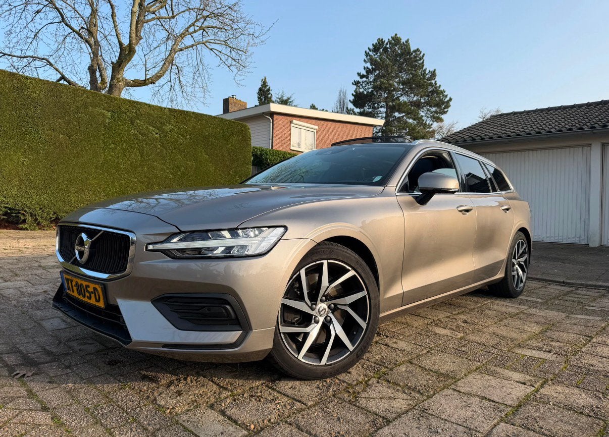Volvo V60 T5 250pk Geartronic 2019 Grijs, Auto's, Volvo, 1800 kg, 4 cilinders, 1969 cc, Origineel Nederlands