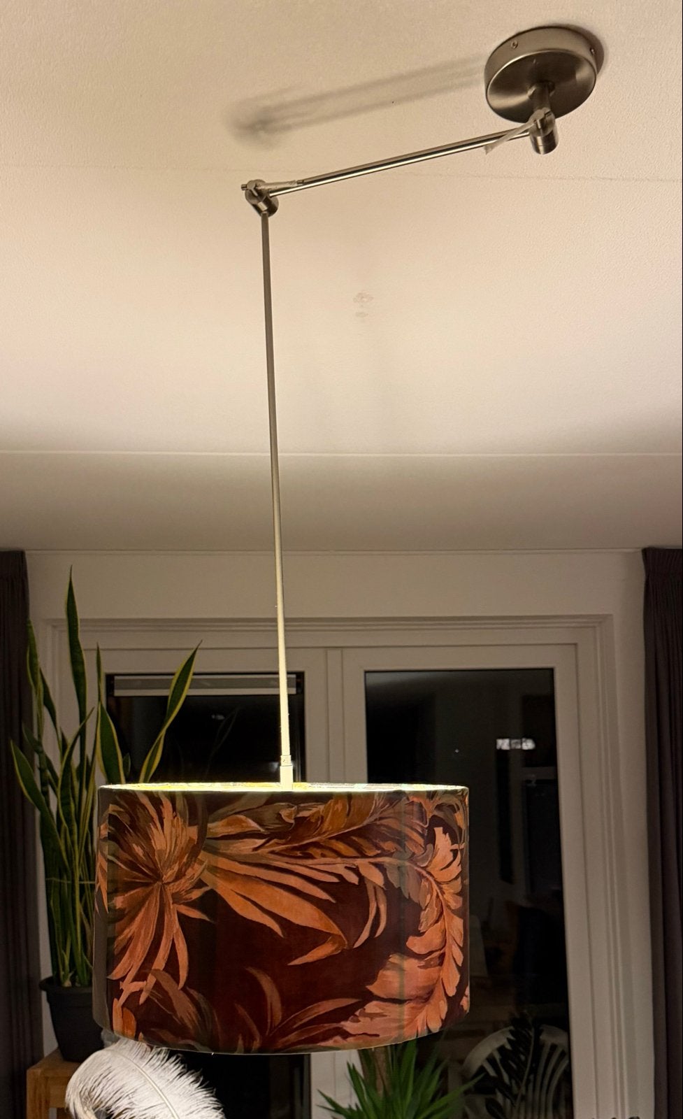 Plafondlamp met beweegbare arm en tropische kap, Ophalen, Modern, Zo goed als nieuw, Plafondlamp