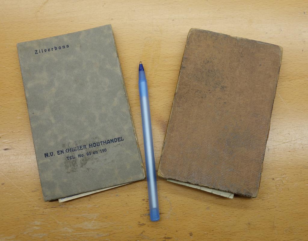 2x mapje met oude zilverbons - papieren guldens, Postzegels en Munten, Bankbiljetten | Nederland, Verzenden, 2½ gulden, Setje