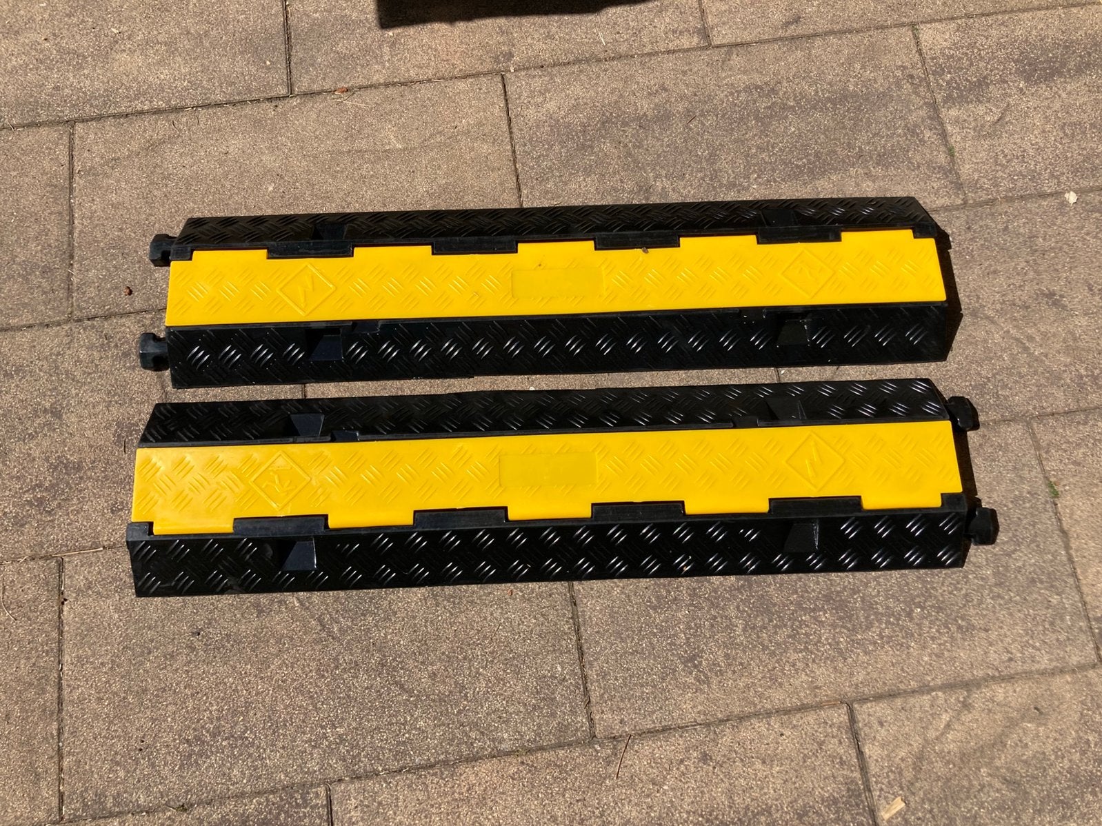 Kabelgoten opladen auto, Ophalen, Nieuw