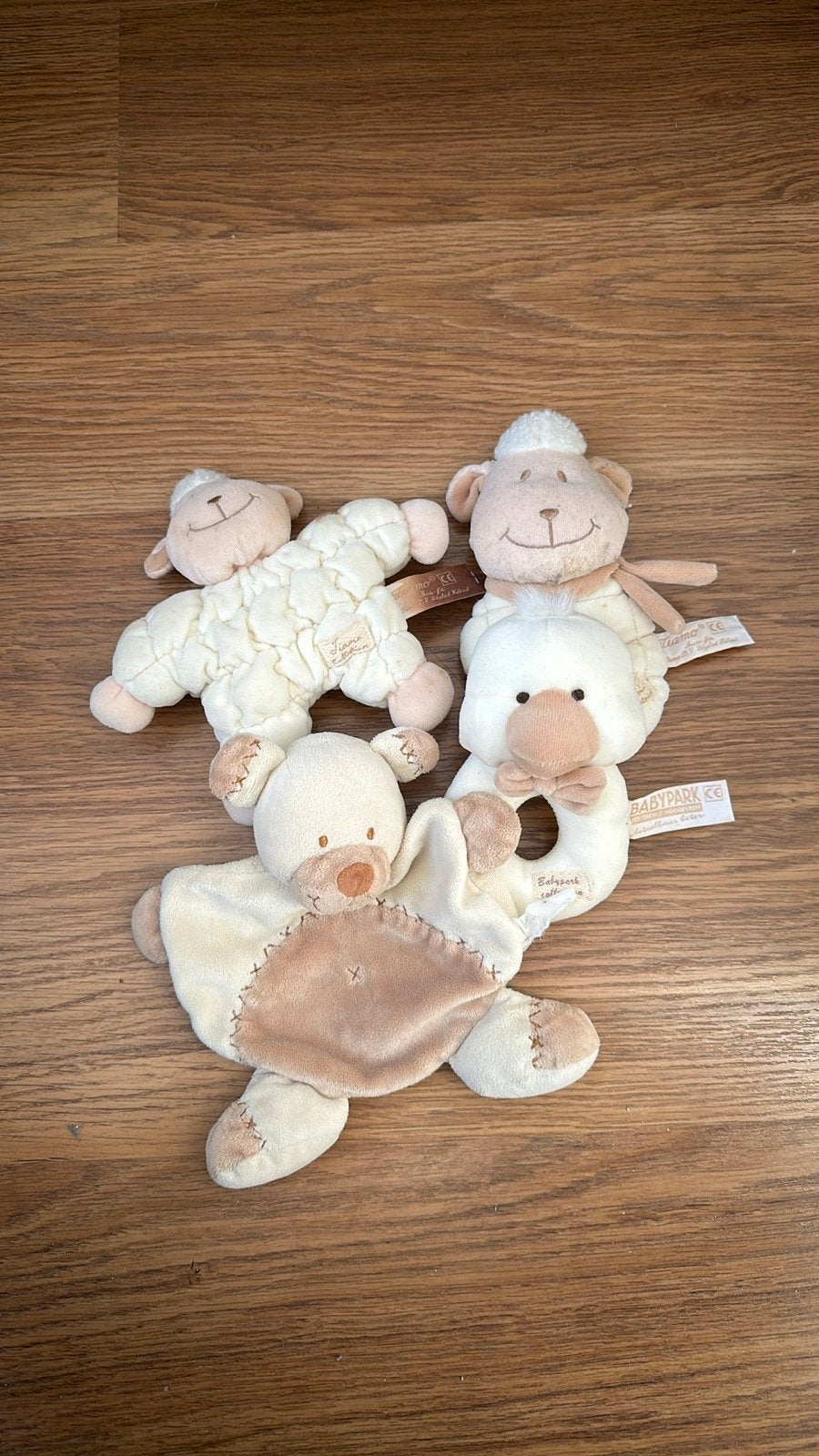 Tiamo knuffels en rammelaar set, Ophalen of Verzenden, Zo goed als nieuw, Rammelaar, Met geluid