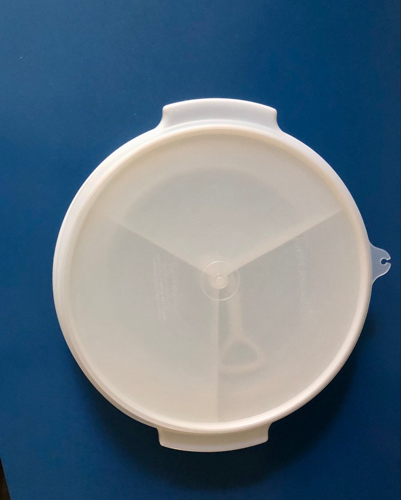Tupperware Suzette snacksdoos met afsluitbare deksel, Gebruikt, Bewaardoos, Wit, Ophalen of Verzenden