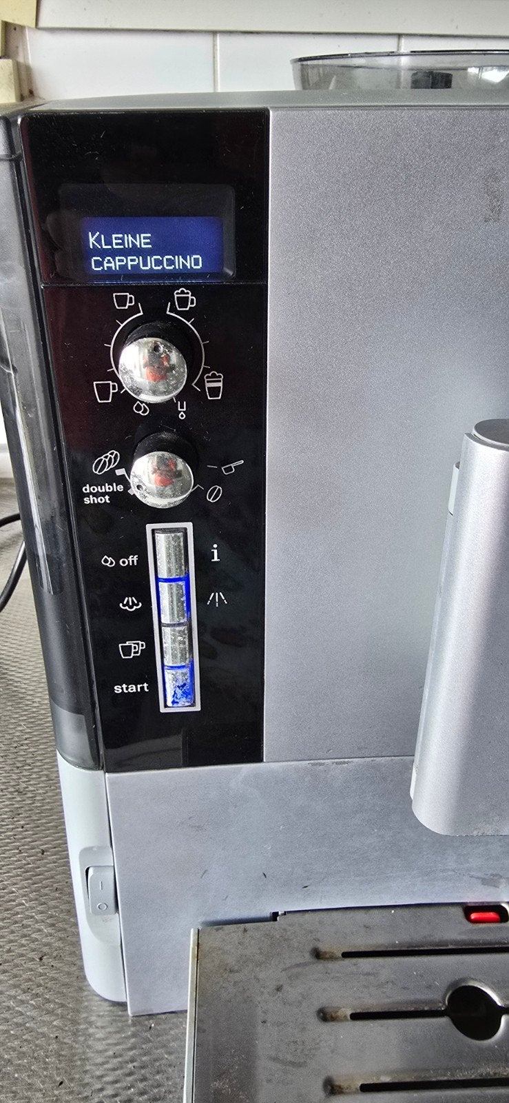 Siemens EQ.5 MacchiatoPlus Koffiemachine, Witgoed en Apparatuur, Koffiezetapparaten, Gebruikt, 10 kopjes of meer, Koffiemachine