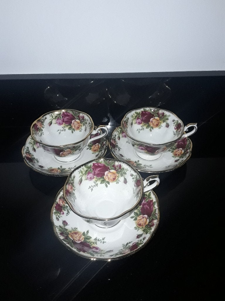 3 Royal albert Avon kop en schotels Old country rose, Verzenden