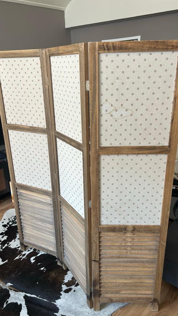 Houten kamerscherm met stoffen panelen en louvre, Ophalen, Gebruikt