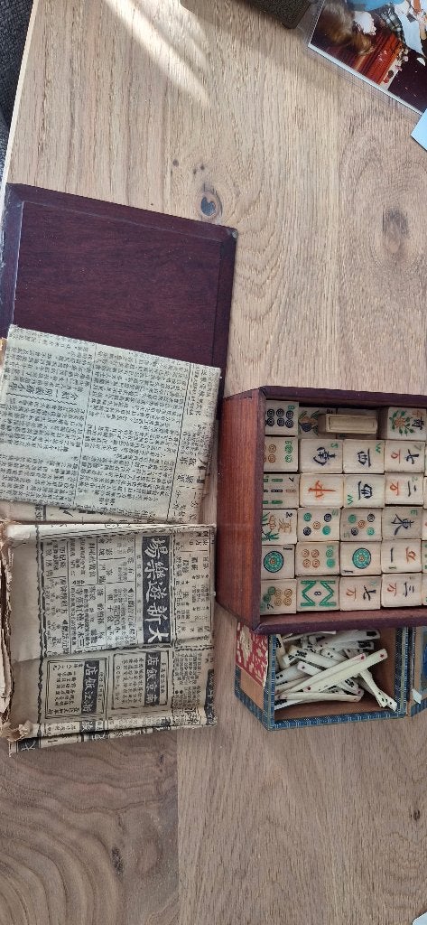 Antieke Mahjong set (jaren 20) bot en bamboe, Ophalen