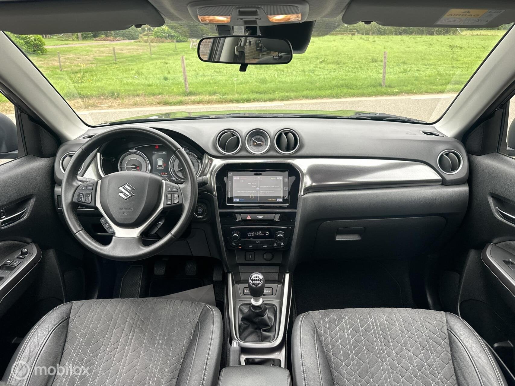 Suzuki Vitara 1.4 Boosterjet Style 140pk! Pano Cruise LED✅, Auto's, Voorwielaandrijving, Dealer onderhouden, Gebruikt, Zwart