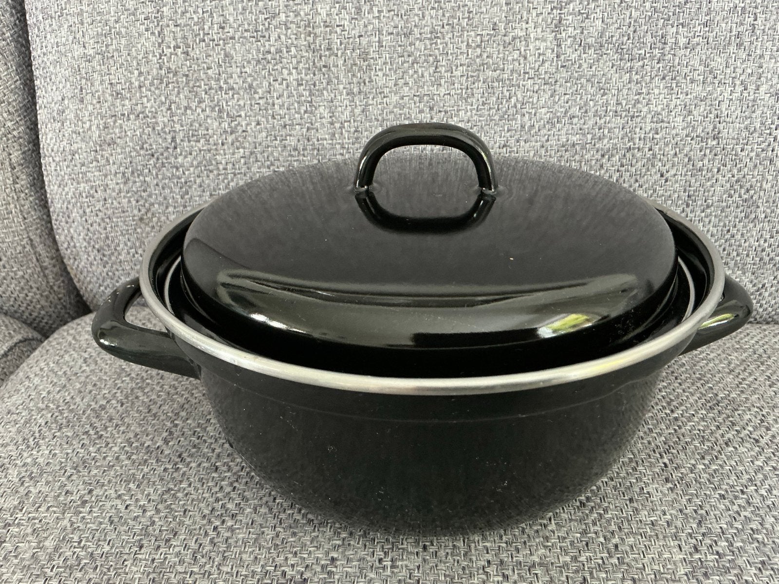 Zwarte emaille pan met deksel - 24 cm, Gebruikt, Met deksel, Ophalen of Verzenden, Kookpan