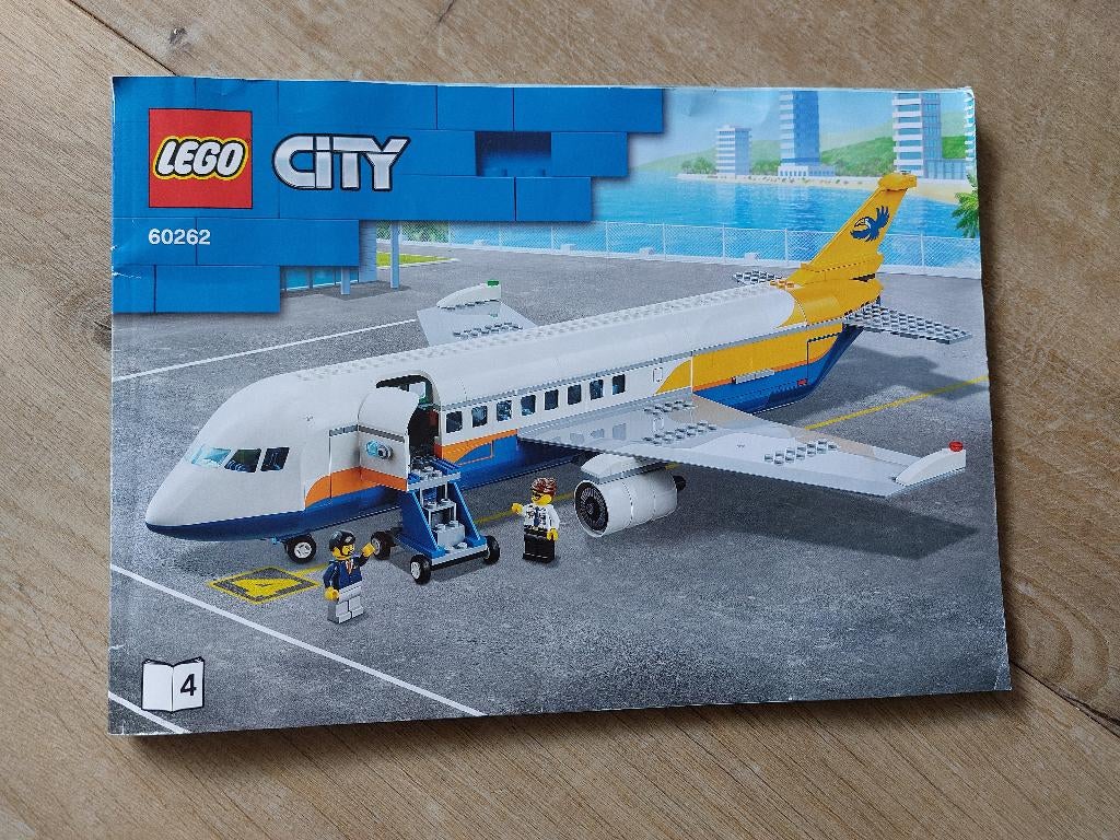 Lego City 60262 Passenger Airplane / passagiersvliegtuig, Kinderen en Baby's, Speelgoed | Duplo en Lego, City, Gebruikte blokjes met nopjes