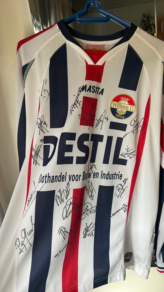 Willem 2 Thuisshirt 2009/2010 door team gesigneerd shirt, Maat L, Ophalen of Verzenden, Zo goed als nieuw, Shirt