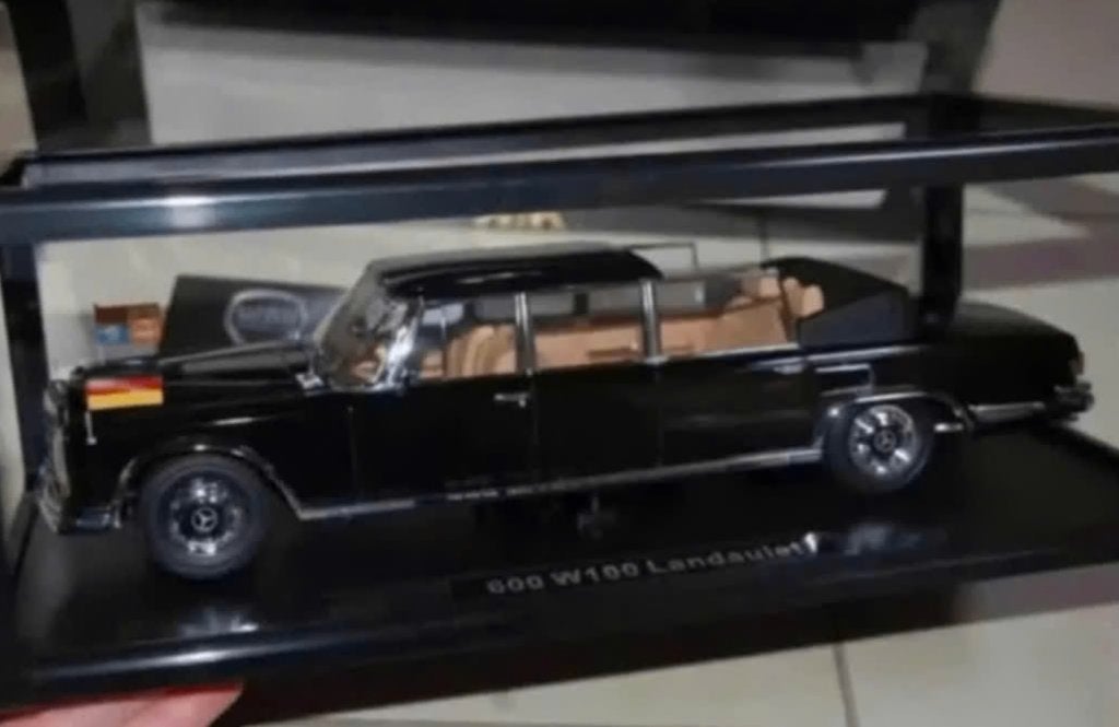 1:18 MERCEDES 600 OPEN Elisabeth/Kiesinger KK models WRH, Verzenden, Zo goed als nieuw, Auto, Overige merken