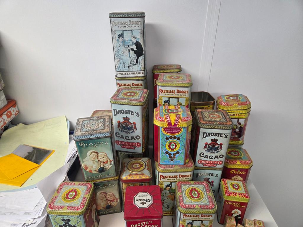 Ca 25 Droste chocolade  cacaoblikjes - Vintage verzamelin, Ophalen of Verzenden, Gebruikt, Overige, Droste