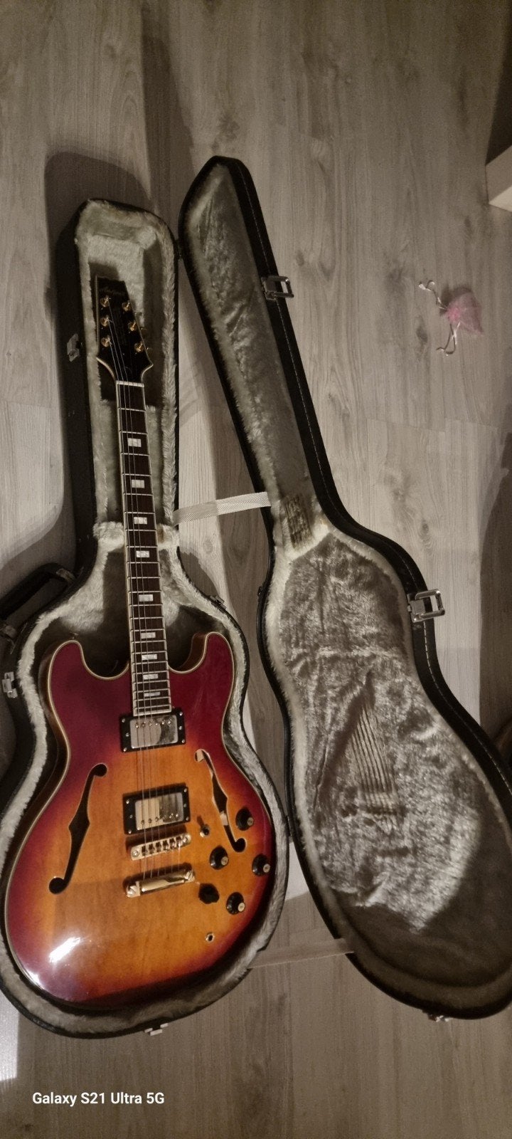 Vintage aria pro 2 ta 61 Semi-Hollow Body Gitaar met koffer, Muziek en Instrumenten, Ophalen, Zo goed als nieuw, Hollow body, Overige merken
