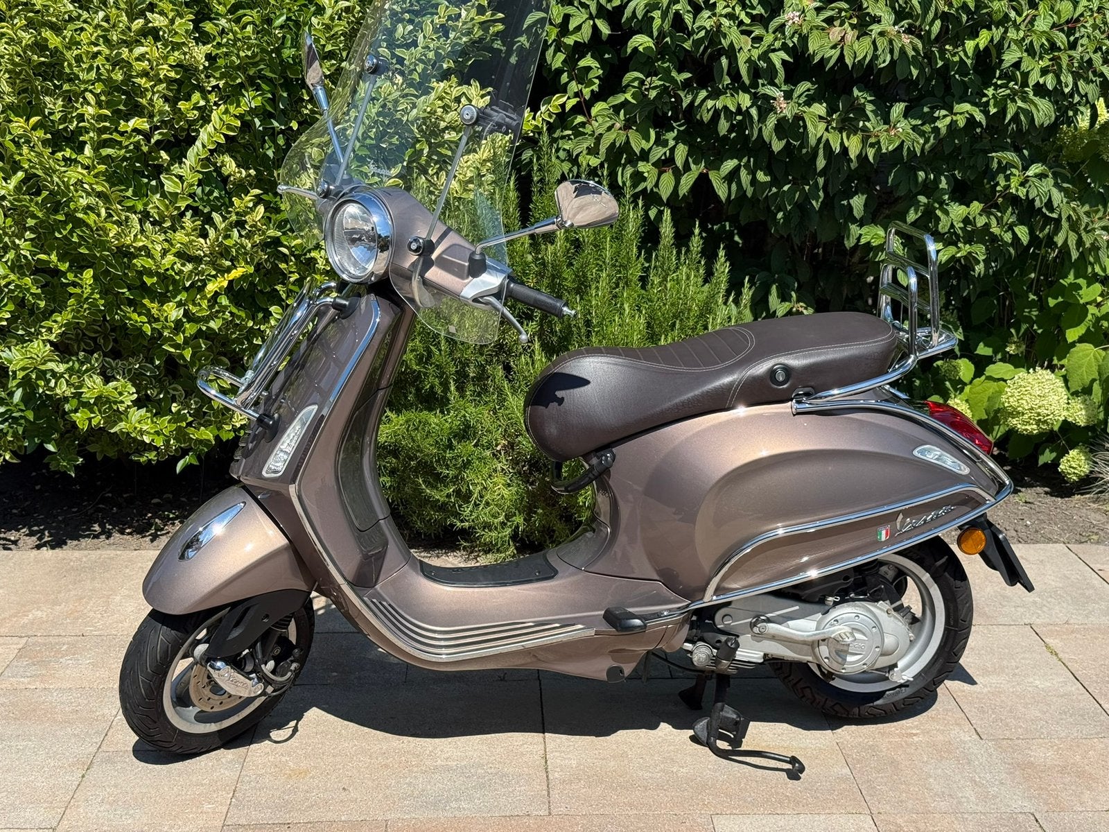Vespa Primavera Touring Marrone 2017, geel kenteken, Fietsen en Brommers, Scooters | Vespa, Ophalen, Overige modellen, Maximaal 45 km/u