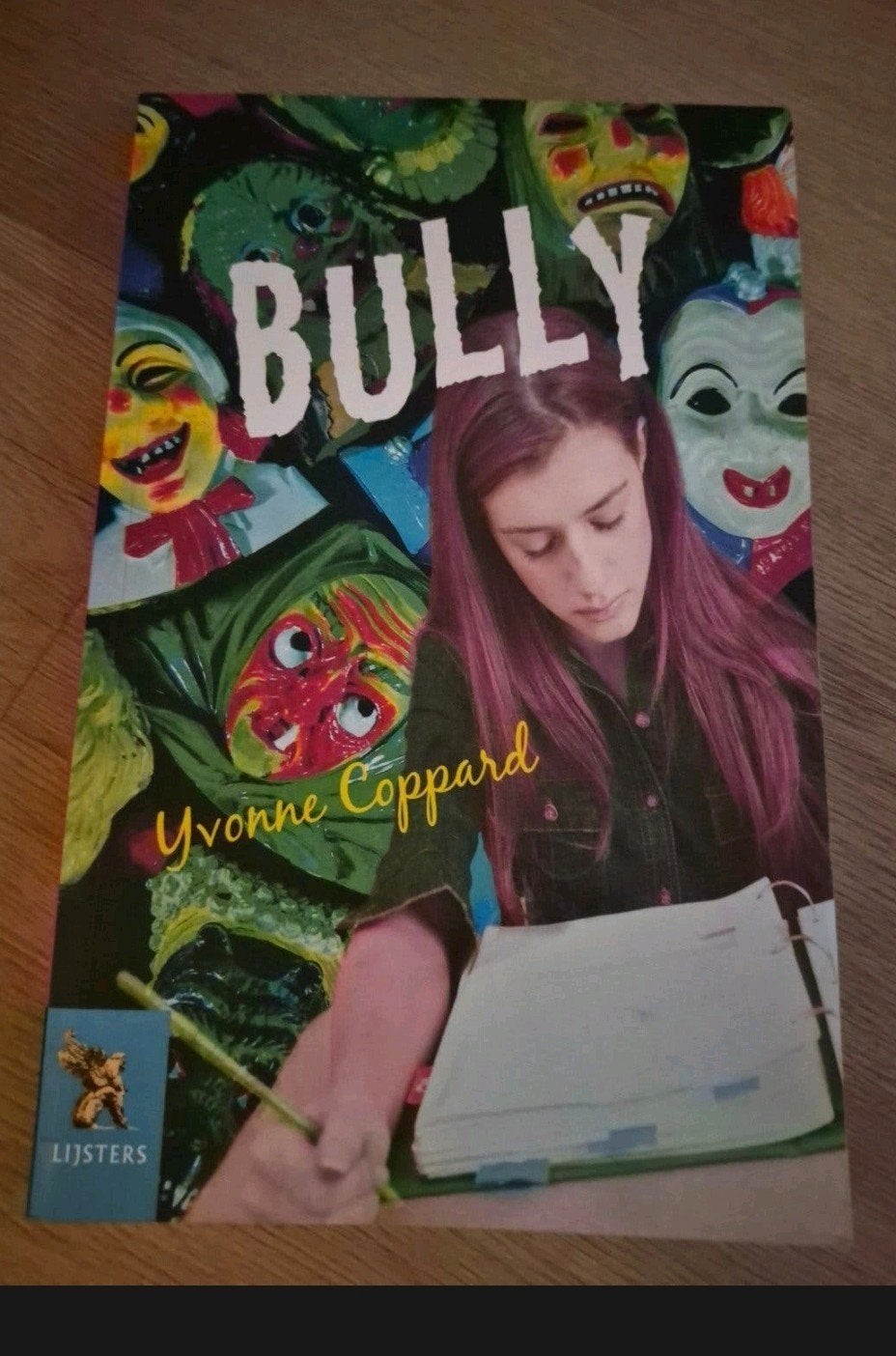 Bully - Yvonne Coppard (Young Blackbirds), Ophalen of Verzenden