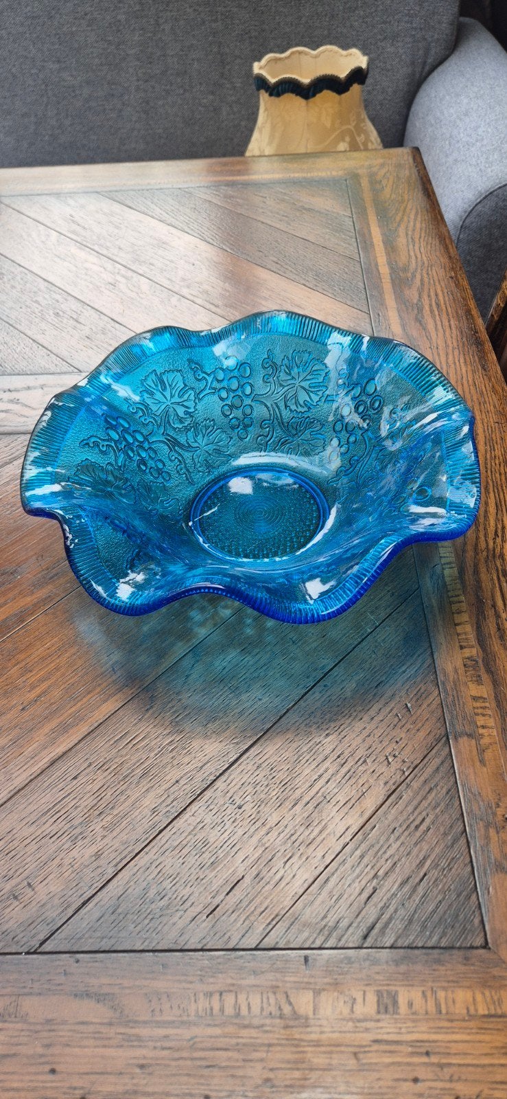 Capri Blauwe Glazen Schaal met Druivenreliëf - 28 cm, Ophalen of Verzenden