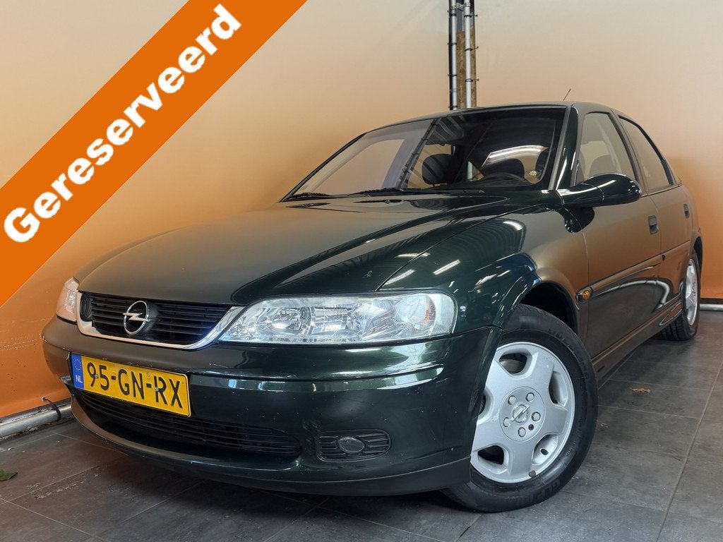 Opel Vectra 1.8-16V Business Edition airco | lmv (bj 2001), Auto's, Oldtimers, Stof, Zwart, 1796 cc, Origineel Nederlands