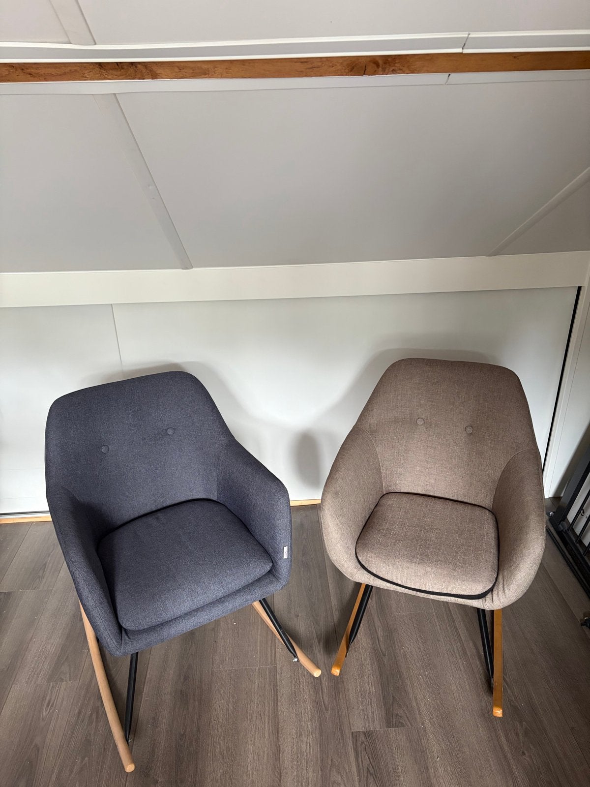 Set van 2 schommelstoelen - Grijs en Beige, Ophalen, Gebruikt, Twee, Bruin