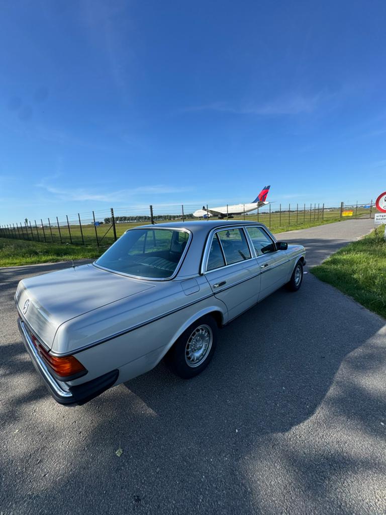 Mercedes-Benz Mercedes 1979 Grijs, Automaat, 1345 kg, Bluetooth, 2971 cc