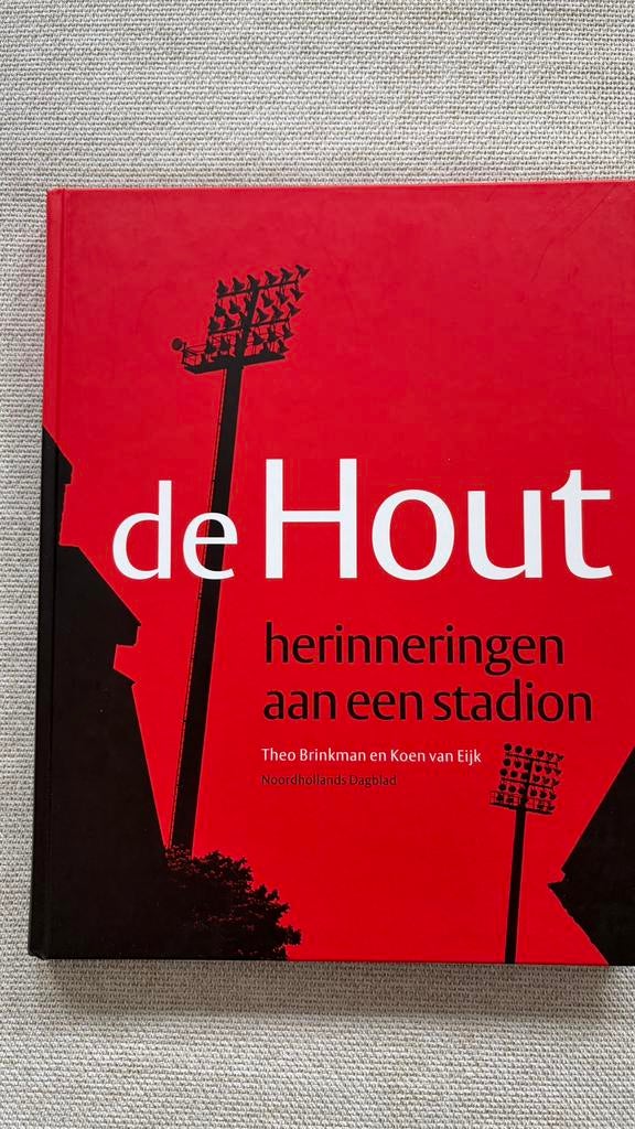 De Hout - herinneringen aan een stadion, Boeken, Ophalen of Verzenden, Nieuw, Balsport