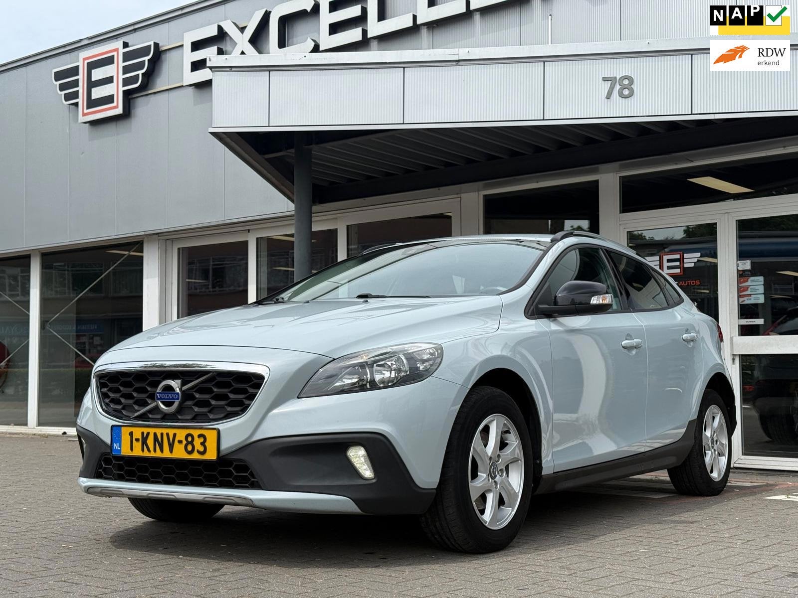 Volvo V40 Cross Country 1.6 D2 Kinetic - Navigatie, Voorwielaandrijving, Euro 5, Stof, Gebruikt