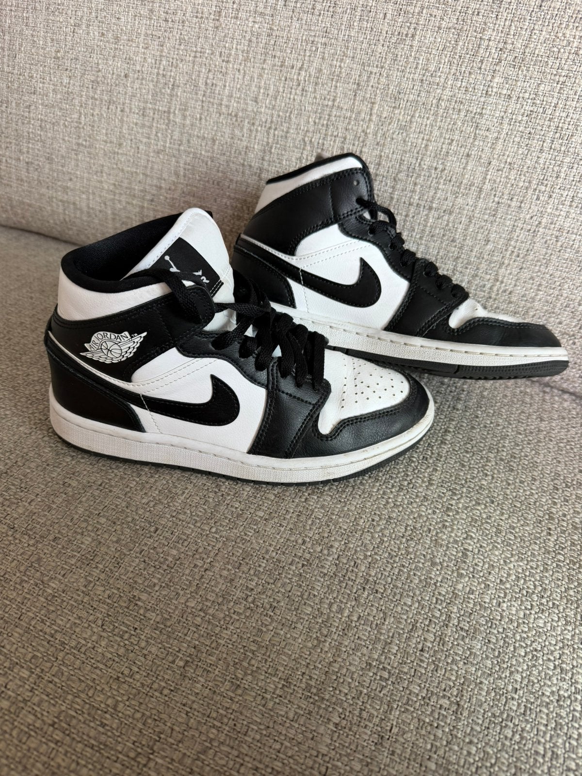 Nike air jordan 1 mid 37.5, Zwart, Ophalen of Verzenden, Sneakers of Gympen, Zo goed als nieuw