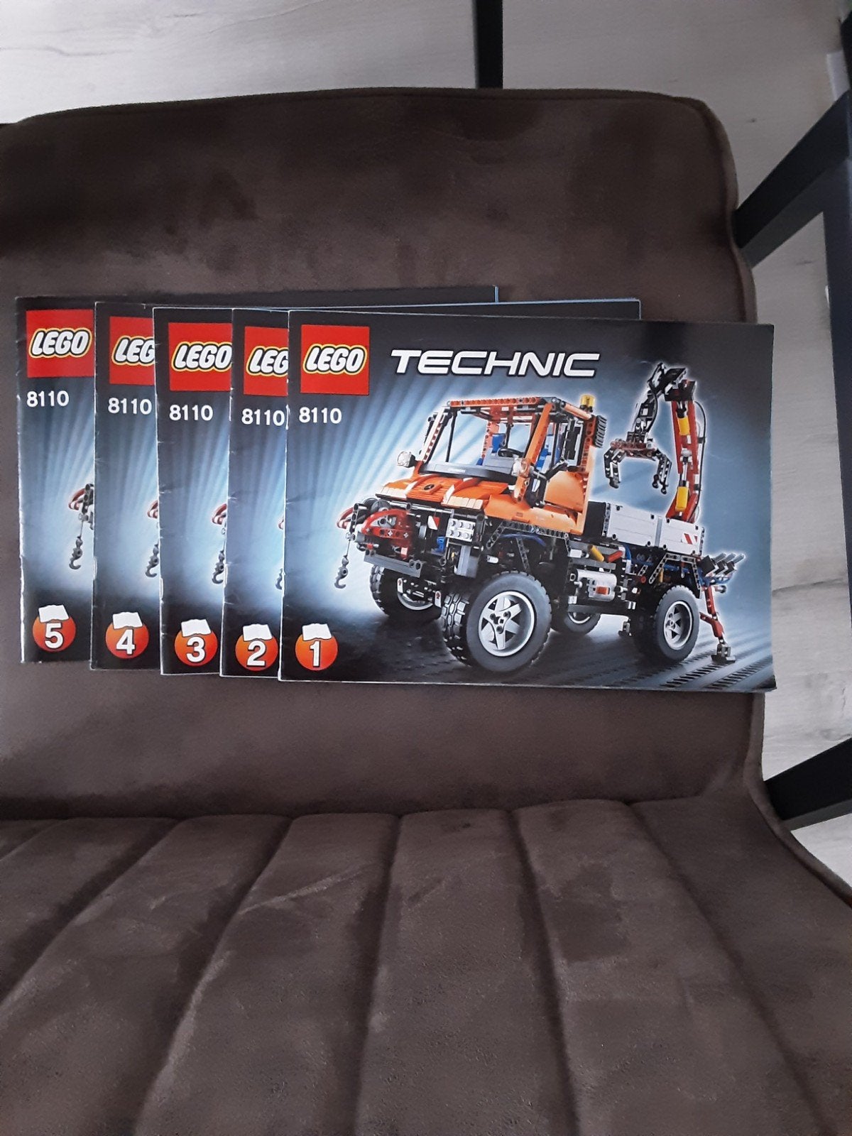 LEGO Technic Mercedes-Benz Unimog U 400 (8110), Ophalen of Verzenden, Zo goed als nieuw, Overige merken