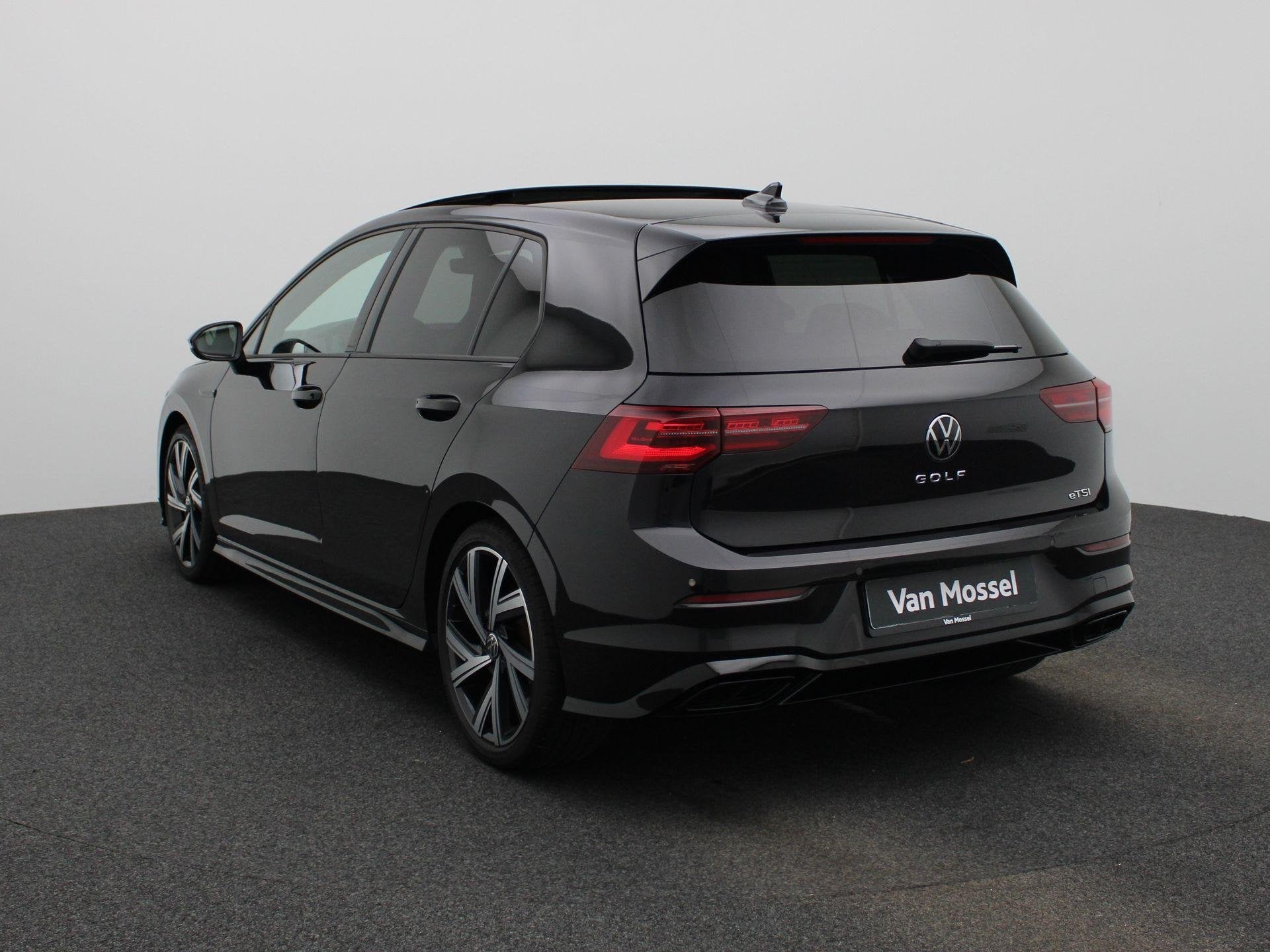 Volkswagen Golf 1.5 eTSI R-Line | Panoramadak | Navigatie |, Auto's, 12 maanden, 4 cilinders, Zwart, Geïmporteerd