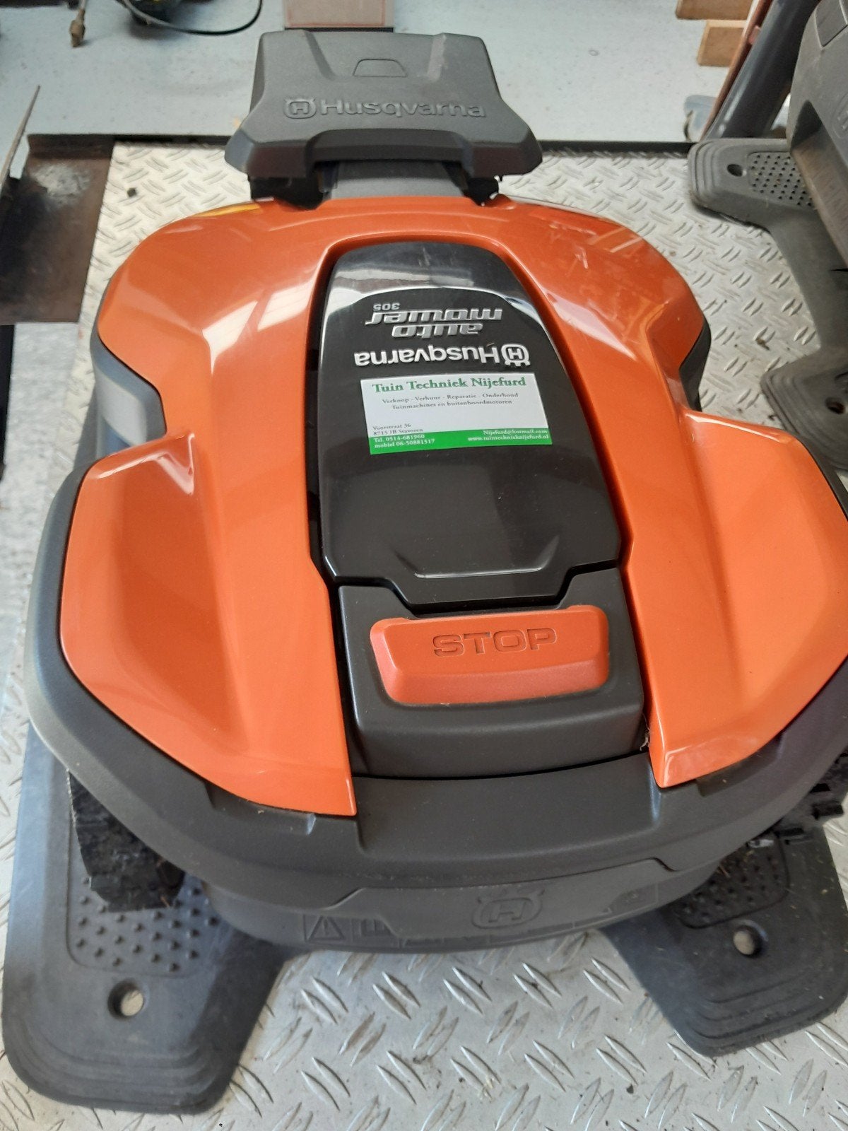 Husqvarna Automower 305 Robotmaaier - Zo goed als nieuw, Ophalen of Verzenden, Zo goed als nieuw, Husqvarna