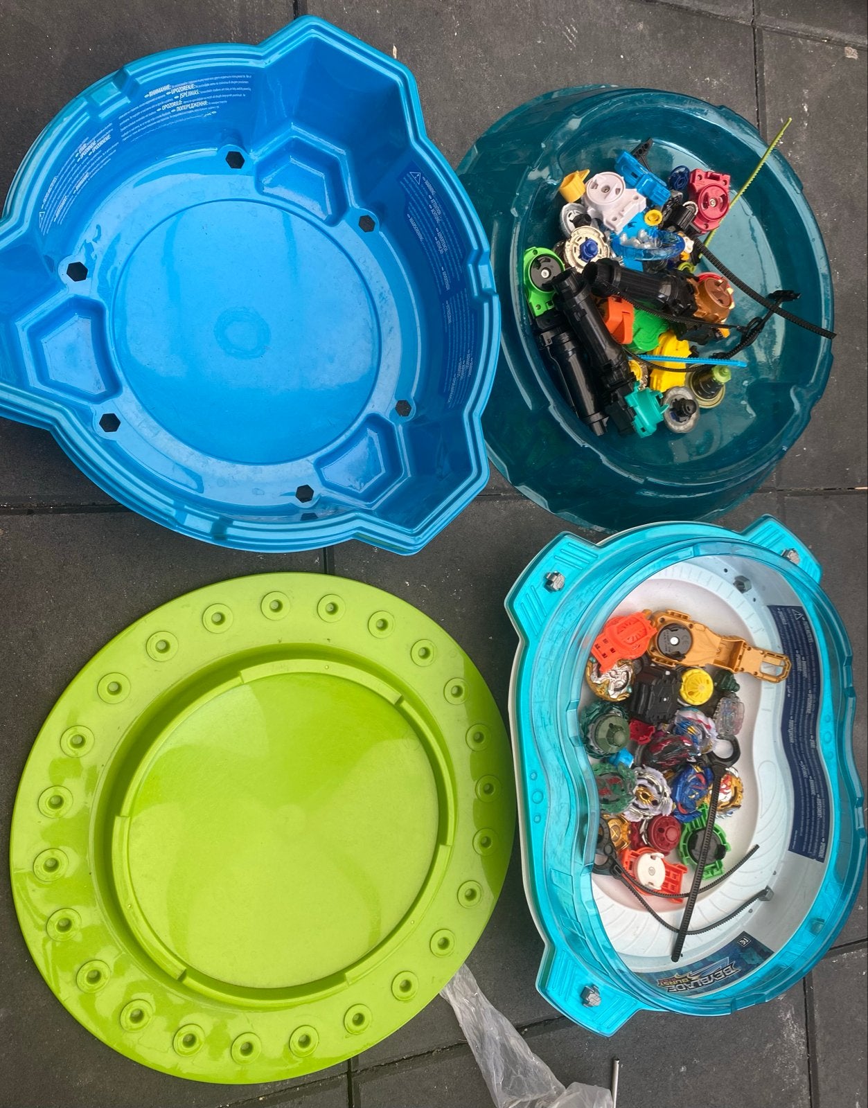 Grote Beyblade Burst set met 4 stadions en veel Beyblades, Ophalen, Gebruikt, Jongen of Meisje