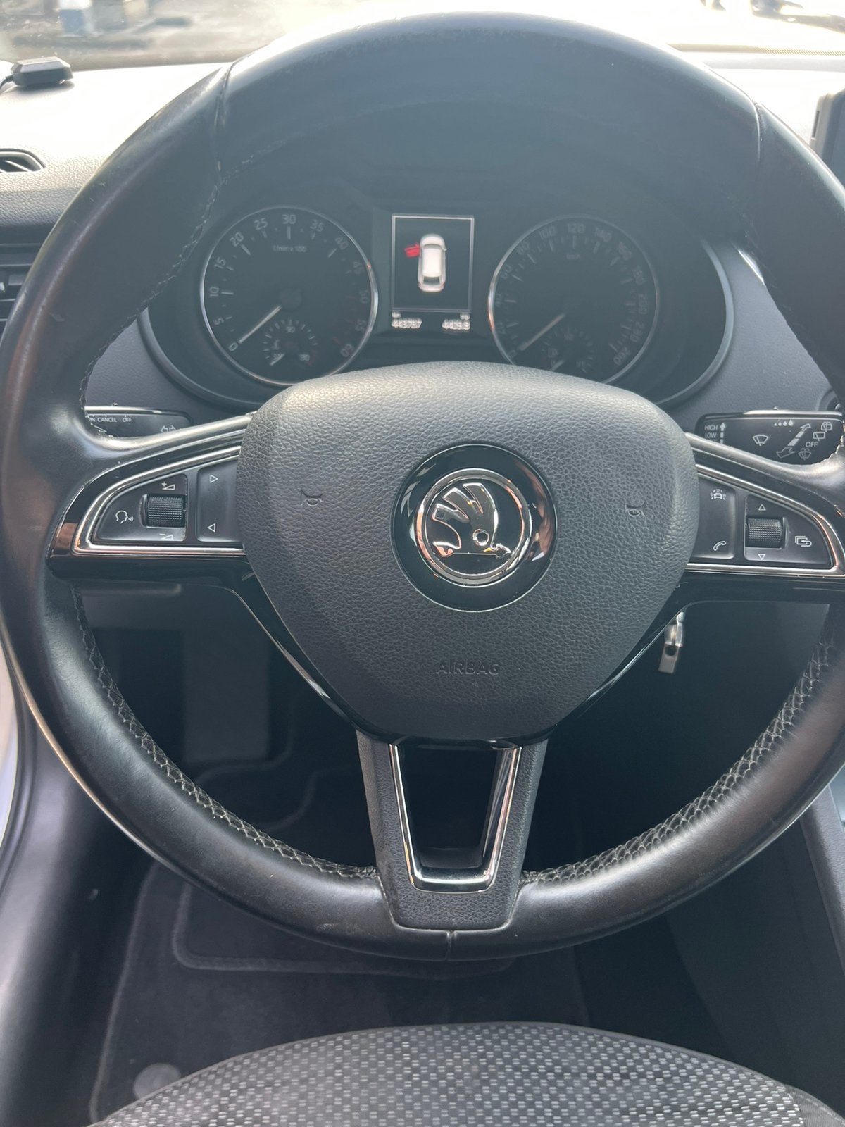 Skoda Octavia 1.6 TDI 81KW Comdi DSG 2016 Grijs, Auto's, Skoda, 4 cilinders, Stationwagon, 26 km/l, Particulier
