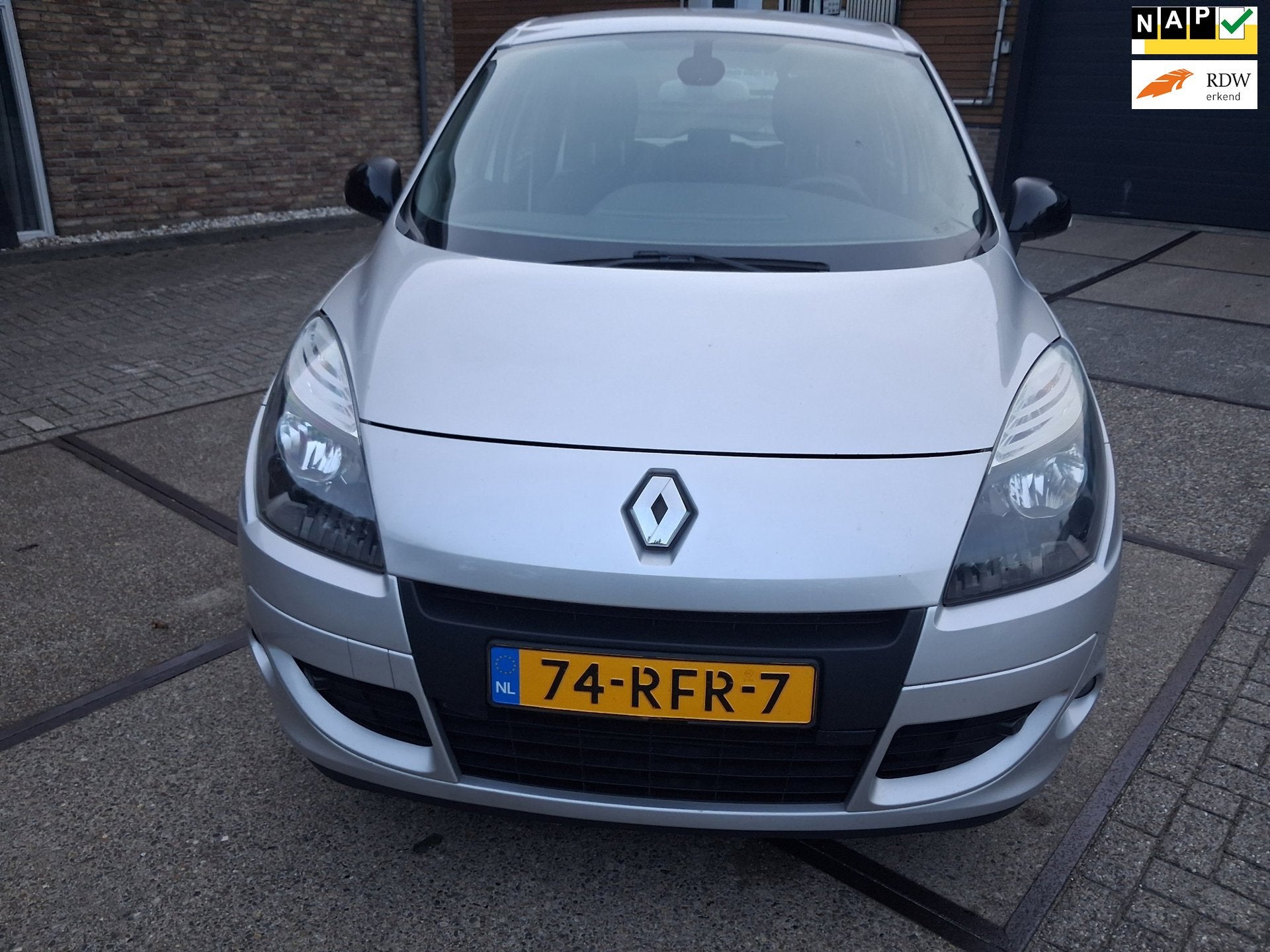 Renault Scénic 1.4 TCe Bose ((( APK GEKEURD/ ZUINIGE AUTO)), Auto's, Voorwielaandrijving, Euro 5, Gebruikt, 1295 kg