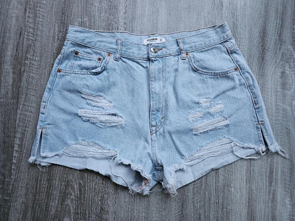 Spijkerbroek kort denim short Pull & Bear 44 L bijna nieuw, Kleding | Dames, Blauw, Ophalen of Verzenden, Zo goed als nieuw, Pull & Bear
