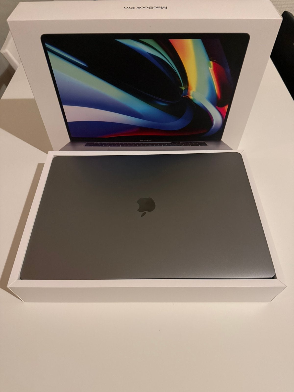 Macbook Pro 16 inch uit 2019 met touchbar!, MacBook Pro, Qwerty, 512 GB, Ophalen of Verzenden