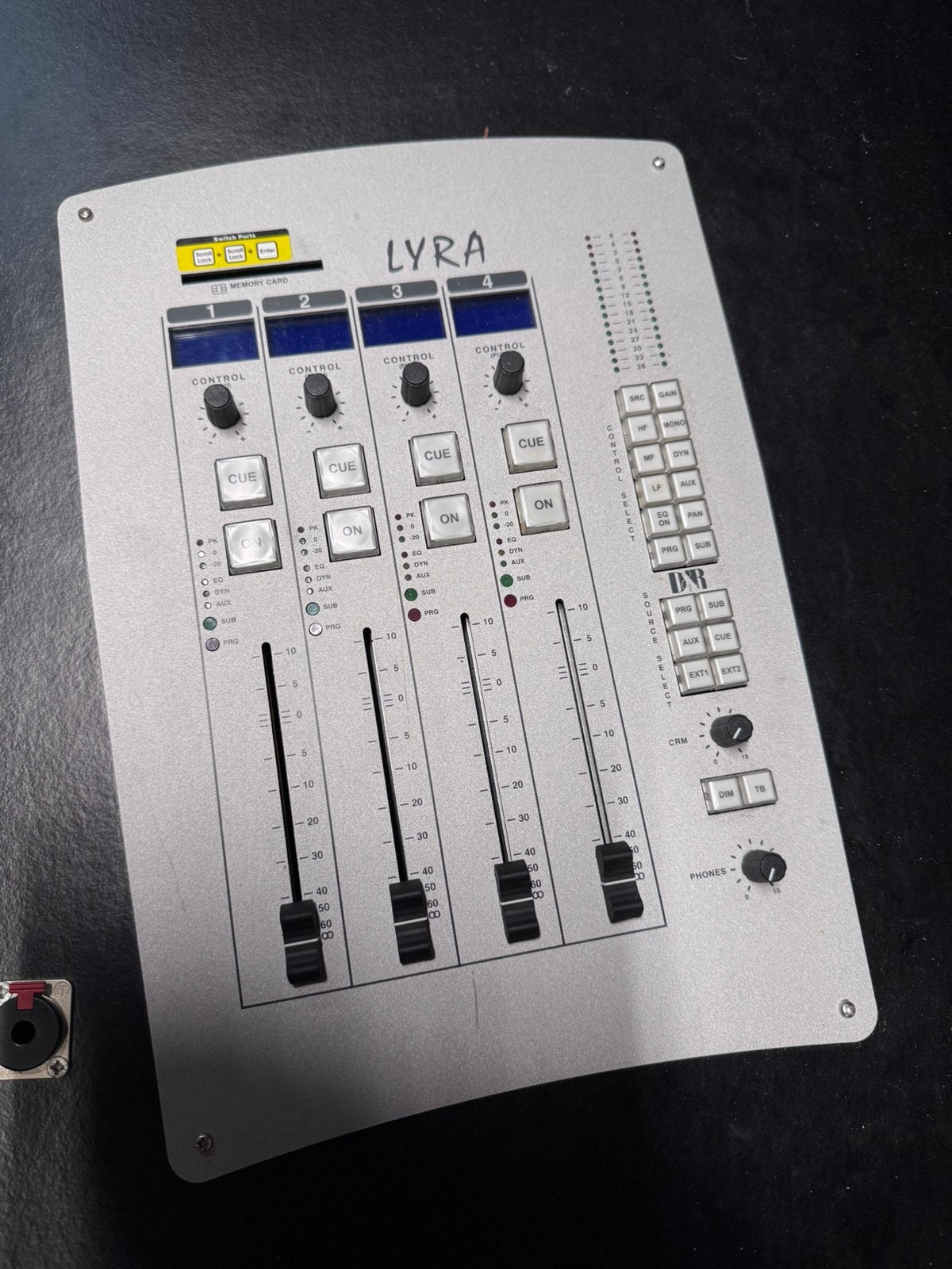 D&R Lyra, Muziek en Instrumenten, Mengpanelen, Zo goed als nieuw, 20 kanalen of meer, Ophalen