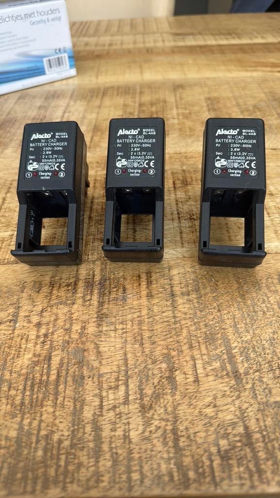 Batterij opladers, Ophalen of Verzenden, Zo goed als nieuw