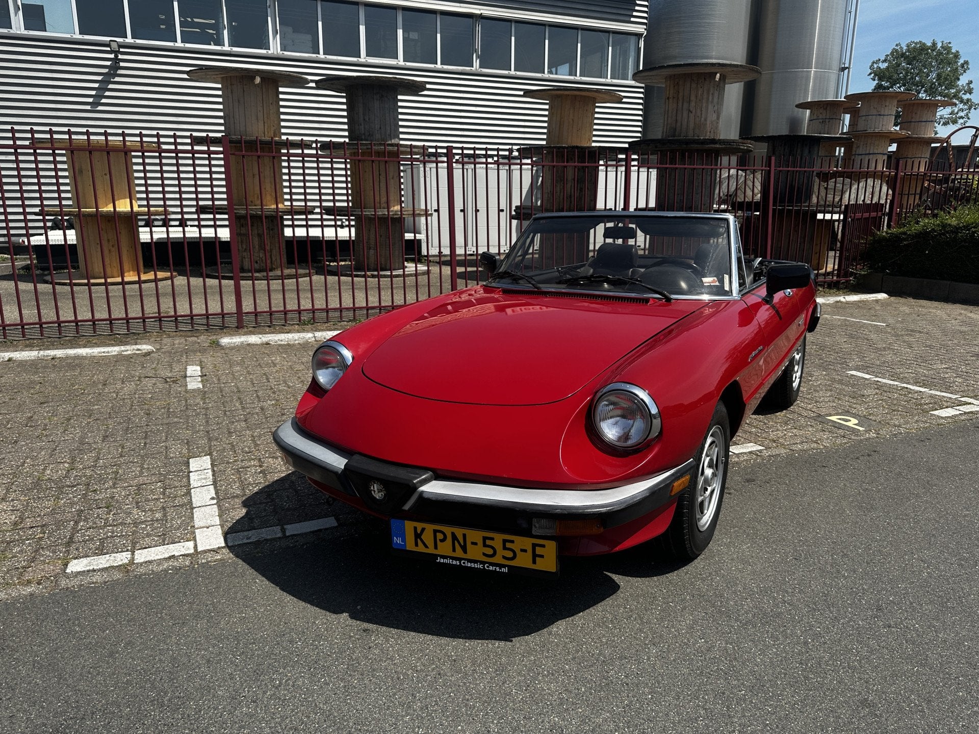 Alfa Romeo Spider 2.0 (bj 1986), Achterwielaandrijving, Zwart, 1962 cc, Cabriolet
