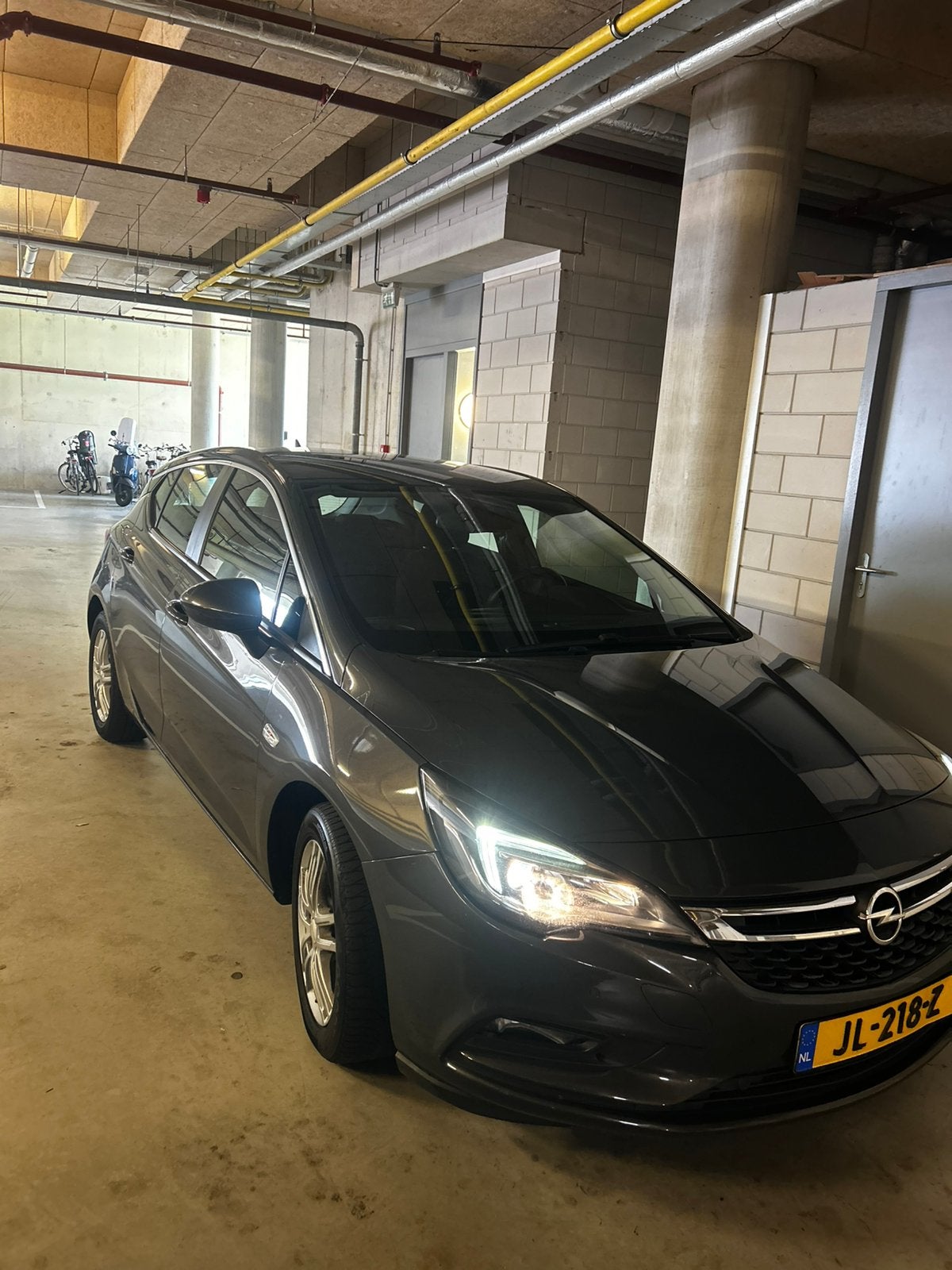 Foto 4 van Opel Astra 1.4 Turbo 5D 2016 Grijs| Carplay|