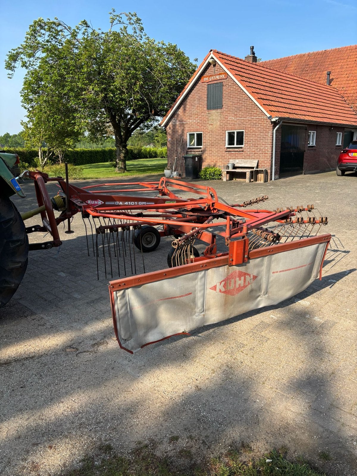 Kuhn GA 4101 GM + Deutz ks 1.70 en Stoll 415 enkele harken, Ophalen, Akkerbouw, Weidebouw