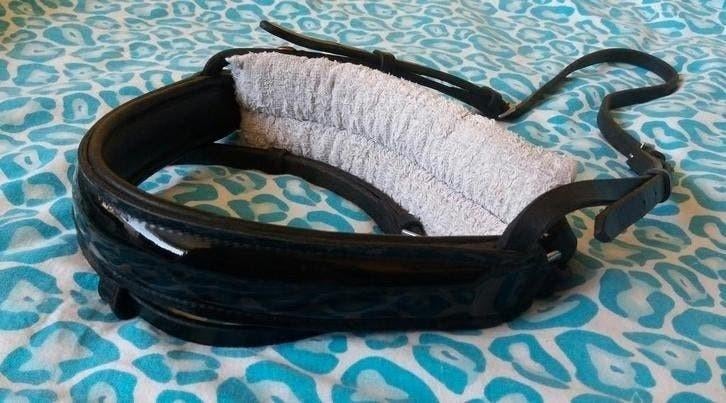 Lak neusriem breed Full Paard zwart, Ophalen of Verzenden, Zo goed als nieuw, Dressuur