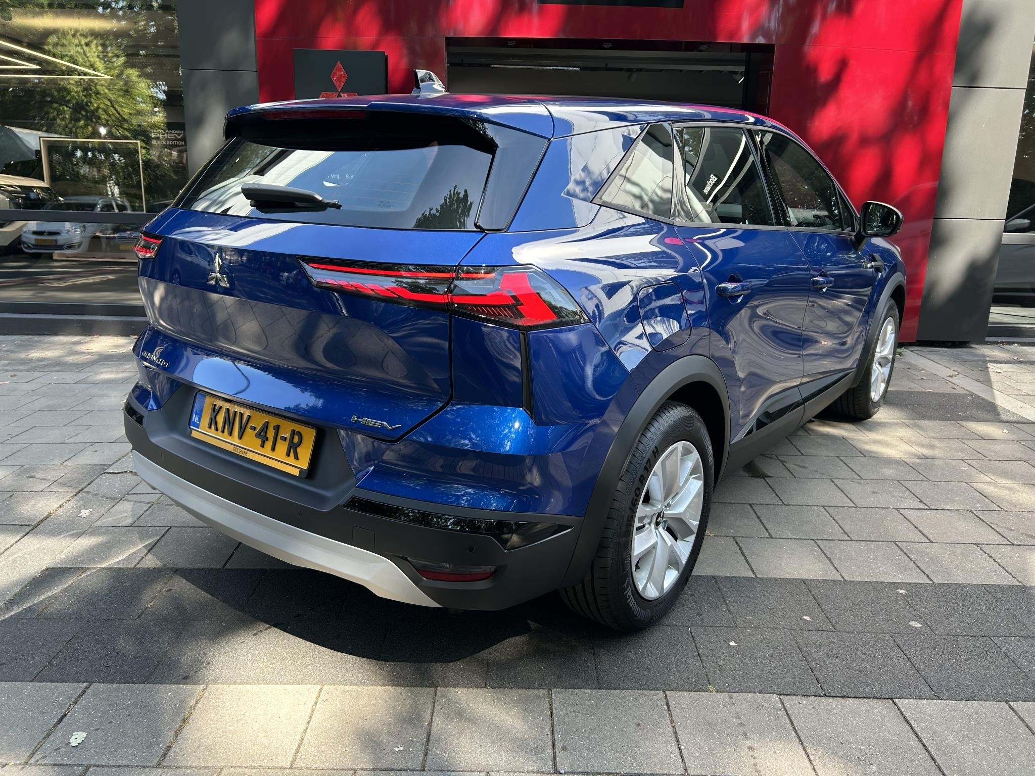 Mitsubishi Grandis 1.8 HEV Intense | Demo | Achteruitrijcame, 1789 cc, Euro 6, Blauw, Bedrijf