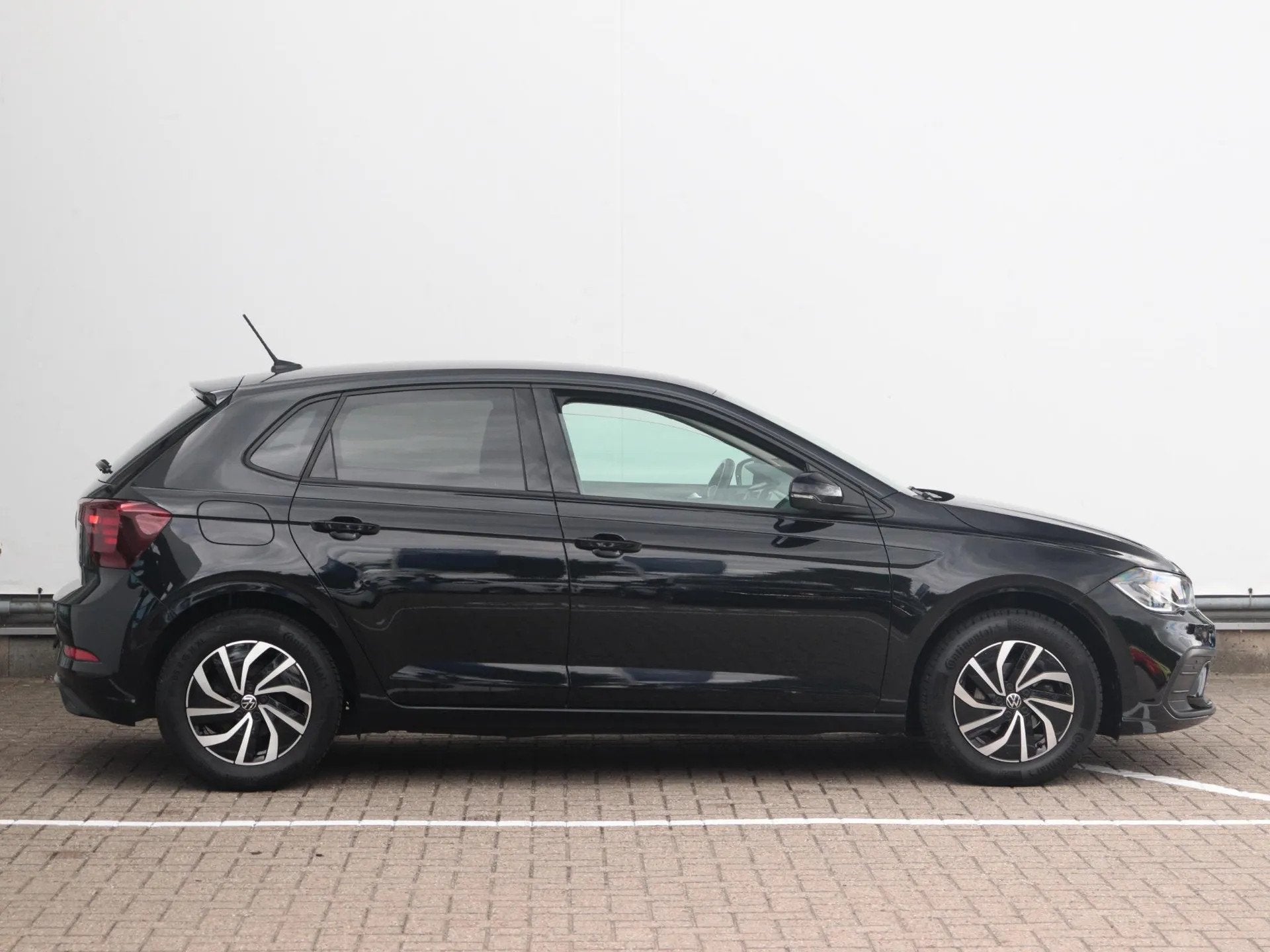 Volkswagen Polo 1.0 TSI Life Business (bj 2022), Gebruikt, 1072 kg, Handgeschakeld, 1000 kg