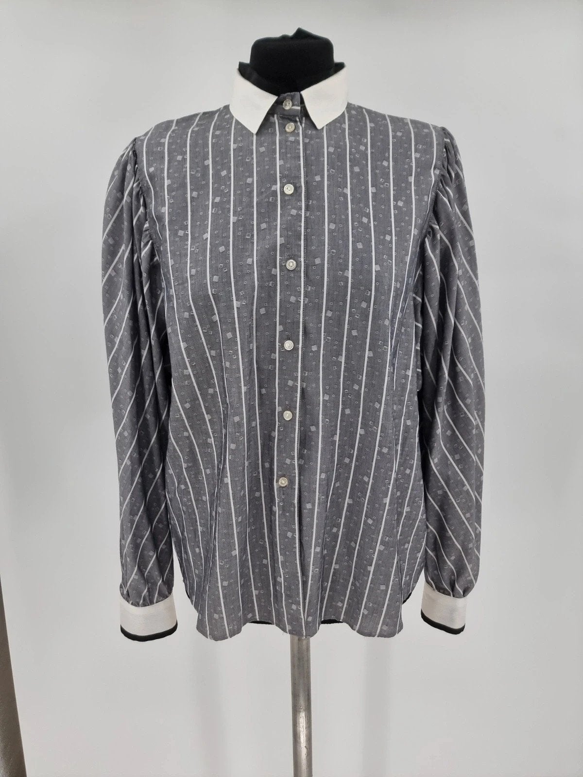 The Sixth Sense retro blouse grijs gestreept met witte kraag, Maat 38/40 (M), Vintage Dressing, Ophalen of Verzenden, Zo goed als nieuw