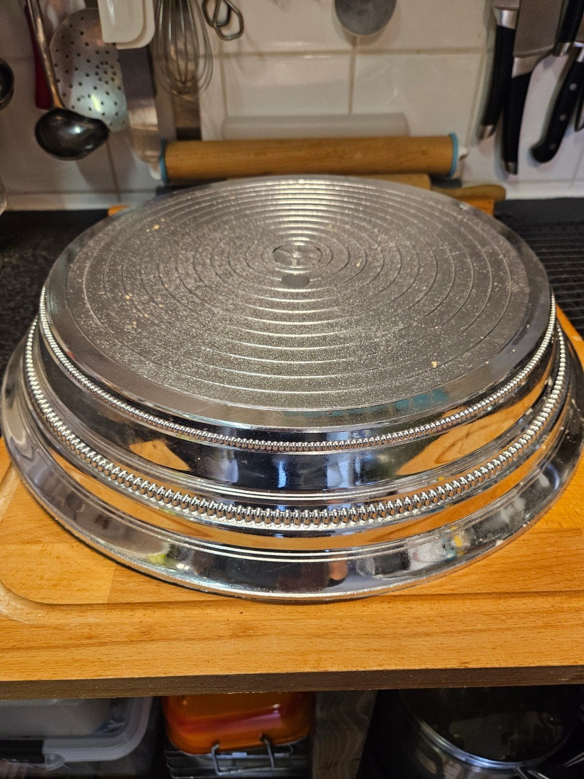 Zilverkleurige taartstandaard/, Zilver, Ophalen of Verzenden, Metaal, Overige merken