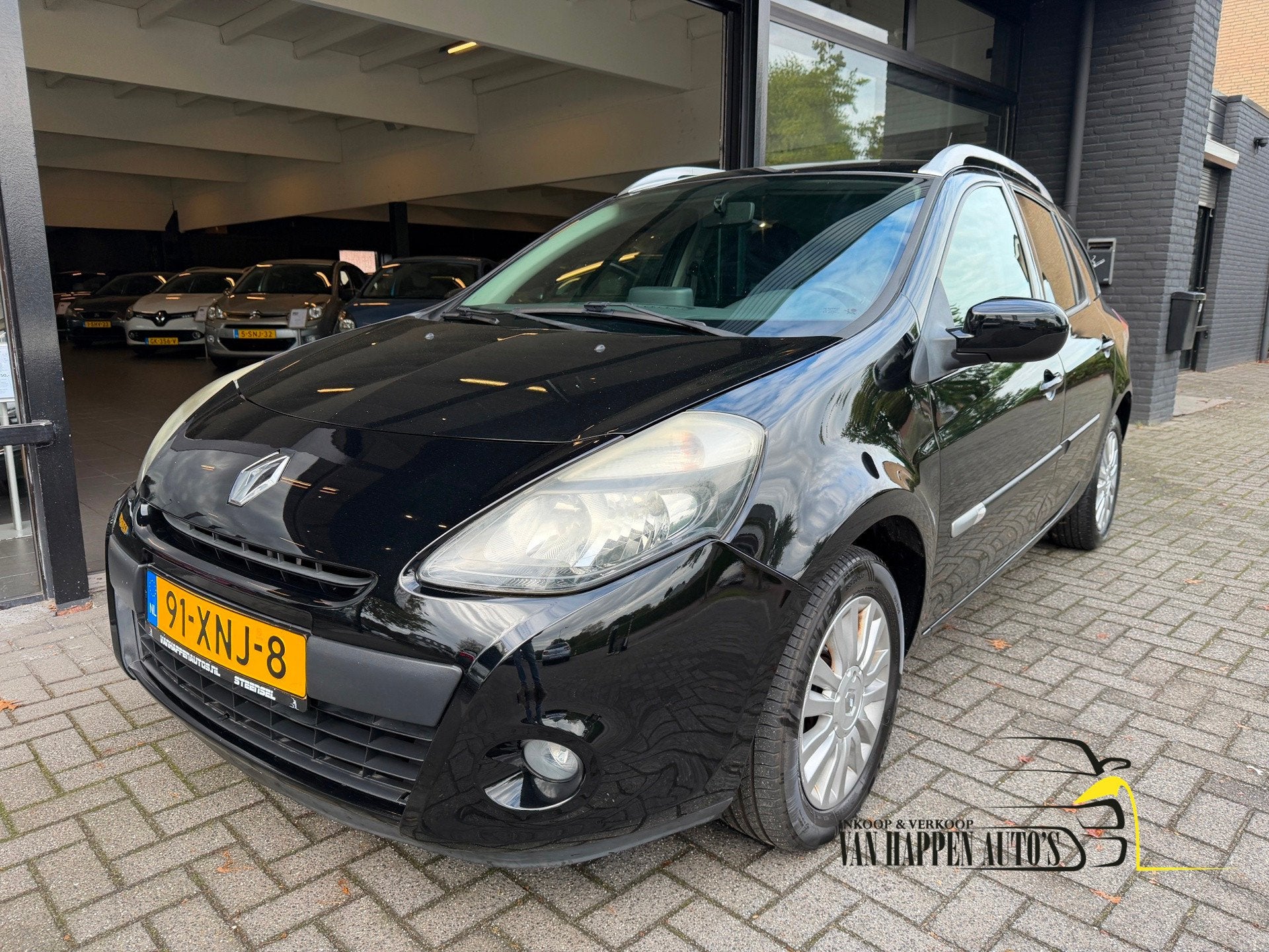 Foto 2 van Renault Clio Estate 1.2 TCE Collection apk 10-2027